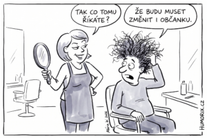 kadeřnice ukázala zákazníkovi hotový účes